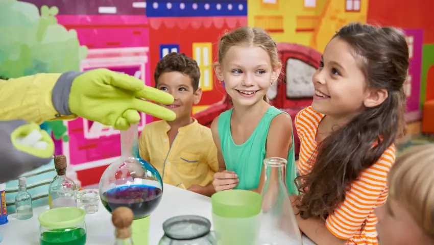 Experience the Marvels of Science with the POPUP Magic Science Show in Doha, Qatar